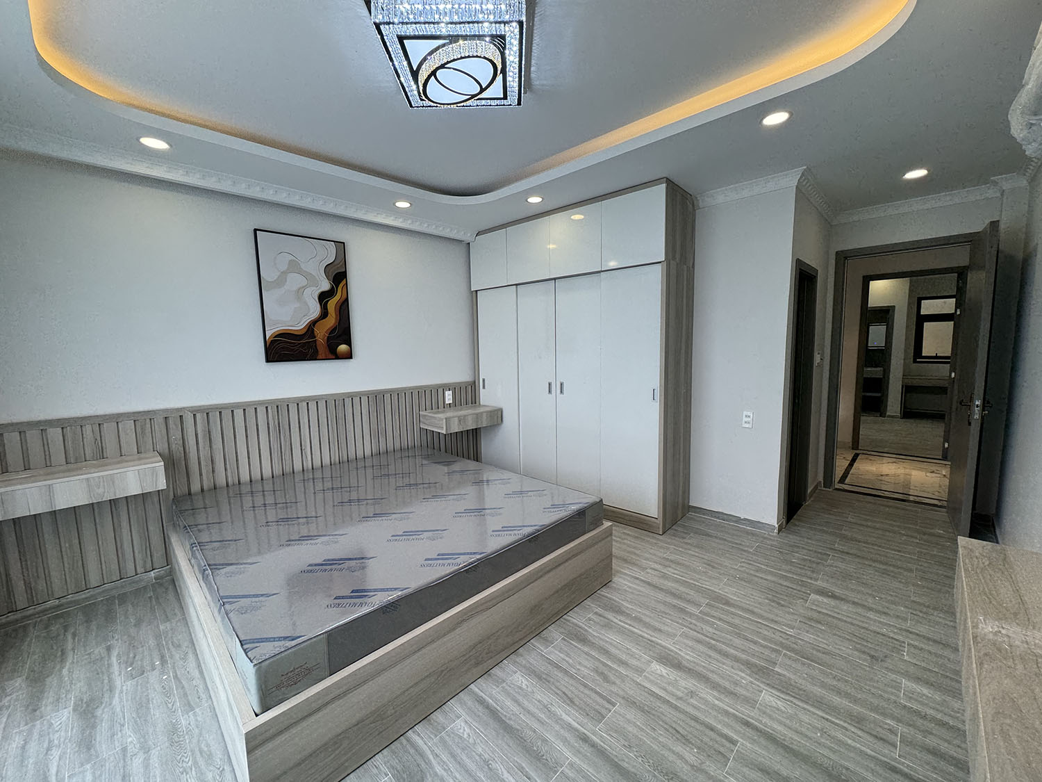 Nhà phố mới 100%, DTKV: 4mx12,5m, vuông, 4 tầng, full nội thất, hẻm xe hơi khu Vip NGUYỄN VĂN TRỖI